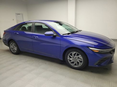 Used 2024 Hyundai Elantra SEL FWD image 11