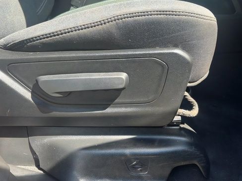 Used 2024 RAM 1500 Big Horn AWD/4WD image 30