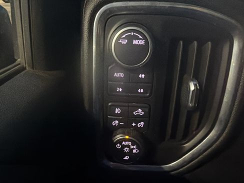 Used 2022 Chevrolet Silverado 2500 LTZ w/ LTZ Texas Edition AWD/4WD image 17