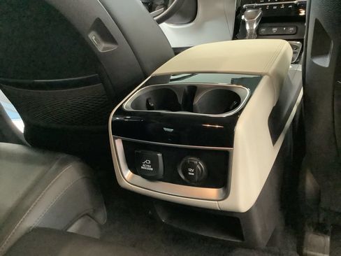 Certified 2023 Kia Carnival SX FWD image 23