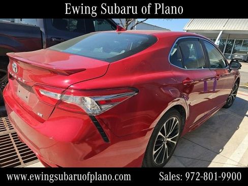 Used 2019 Toyota Camry SE image 4