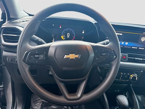 Used 2025 Chevrolet TrailBlazer LT image 11