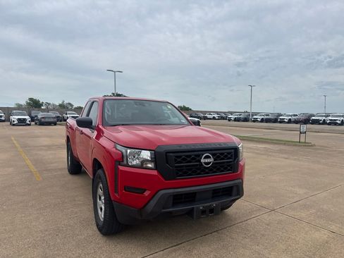 Used 2022 Nissan Frontier S w/ Technology Package RWD image 2