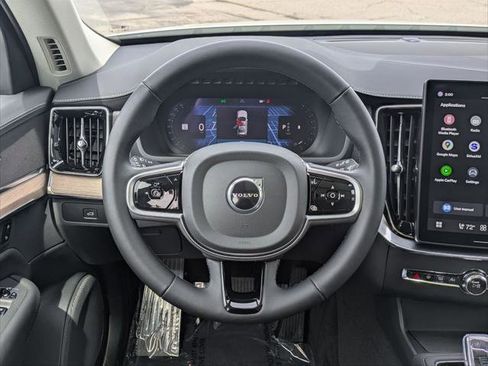 Used 2025 Volvo XC90 B6 Plus image 13