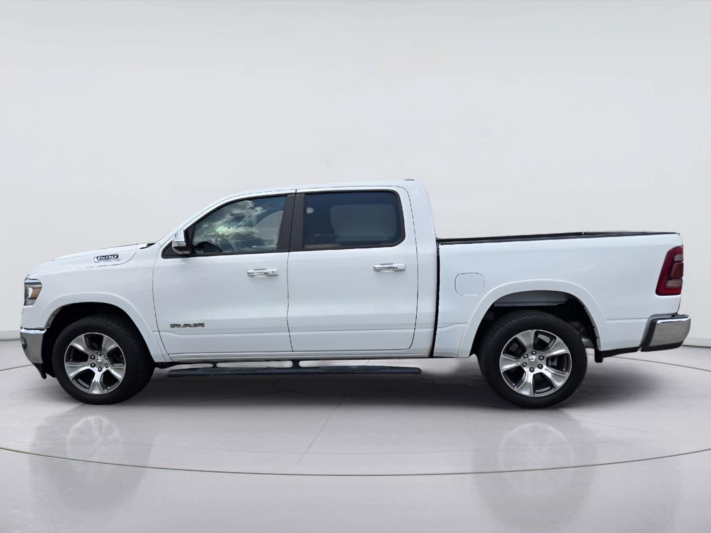 Used 2022 RAM 1500 Laramie AWD/4WD image 3