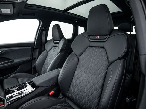 New 2025 Audi SQ6 e-tron Premium Plus image 16