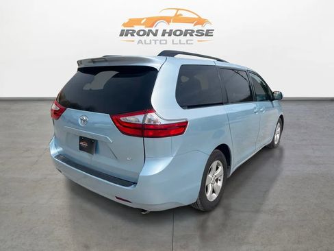 Used 2015 Toyota Sienna LE FWD image 5