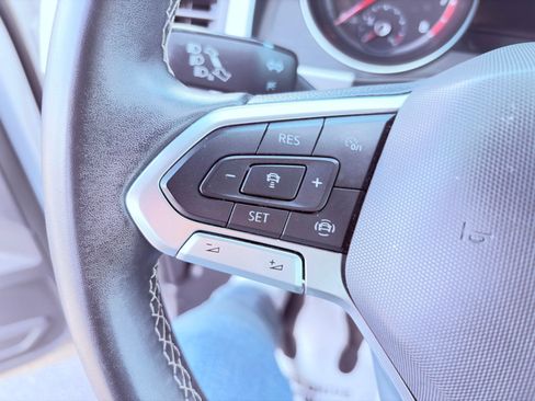 Used 2021 Volkswagen Atlas Cross Sport SE image 17