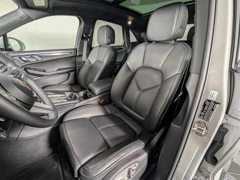 Certified 2026 Porsche Macan image 5