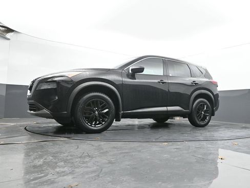 Used 2023 Nissan Rogue S image 41