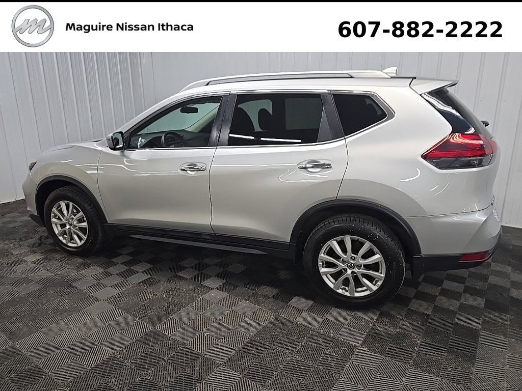 Used 2018 Nissan Rogue SV AWD/4WD image 5