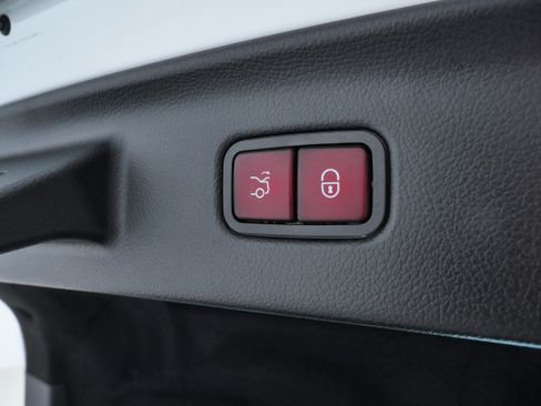 Used 2025 Mercedes-Benz S 63 AMG S image 8