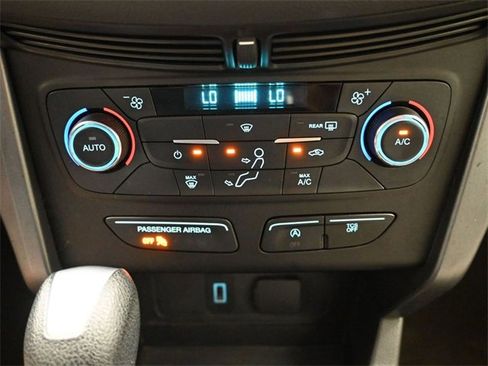 Used 2017 Ford Escape SE image 21