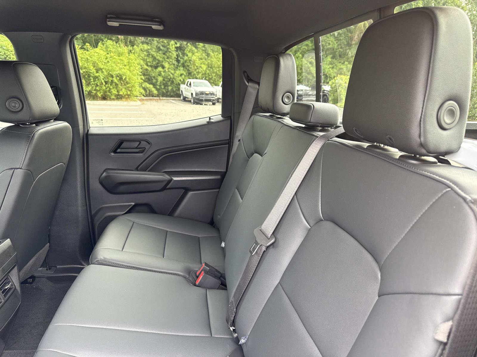 New 2026 Chevrolet Colorado Trail Boss w/ Midnight Edition AWD/4WD image 11
