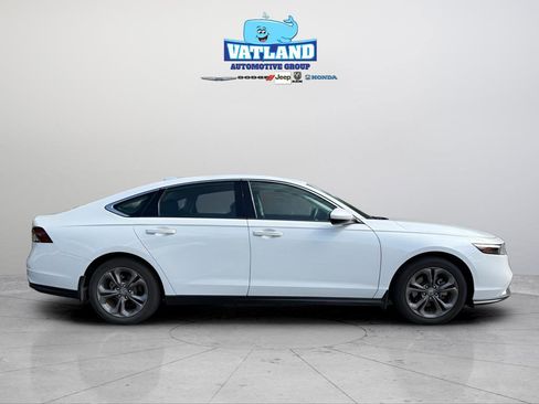 Used 2023 Honda Accord EX image 6