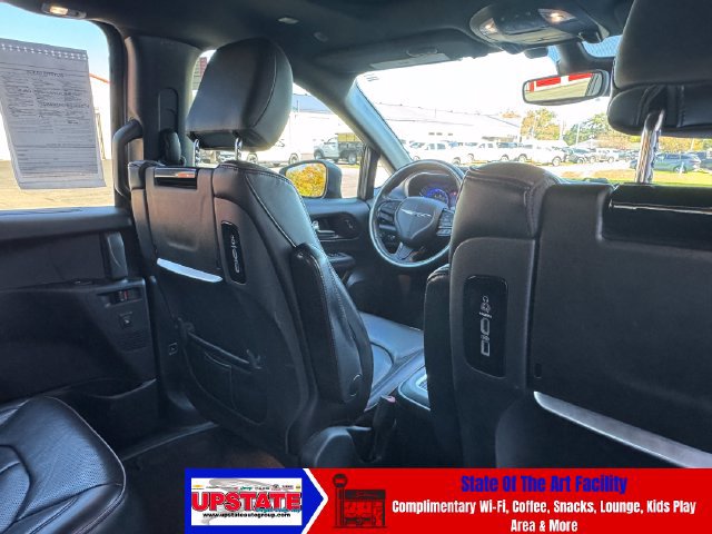 Used 2020 Chrysler Pacifica Limited FWD image 22