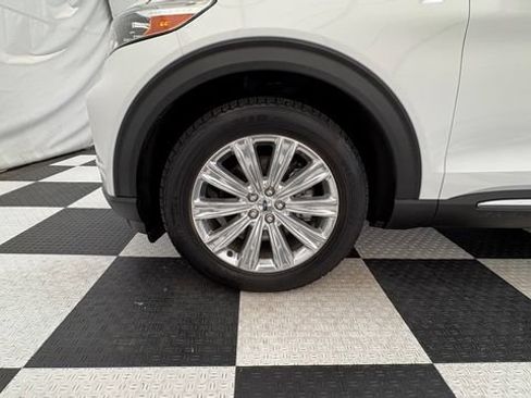 Used 2021 Ford Explorer Limited w/ Hybrid Equipment Group 310A RWD image 11