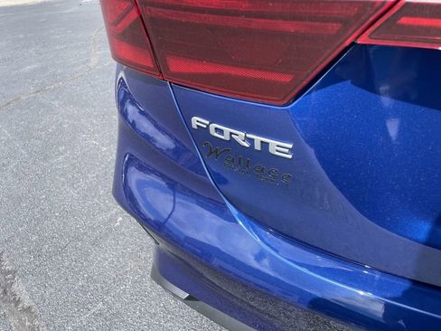 Certified 2024 Kia Forte LXS FWD image 6