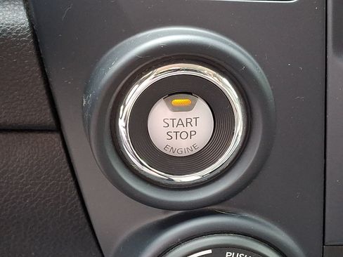 Used 2022 Nissan Titan SV w/ SV Convenience Package AWD/4WD image 21