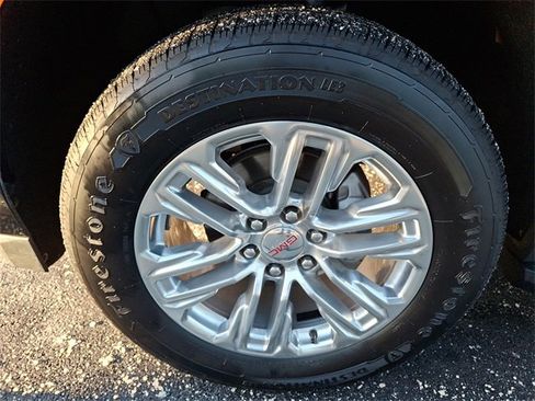 Used 2024 GMC Yukon SLT image 9