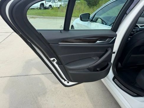 Used 2021 BMW 540i w/ Convenience Package RWD image 28