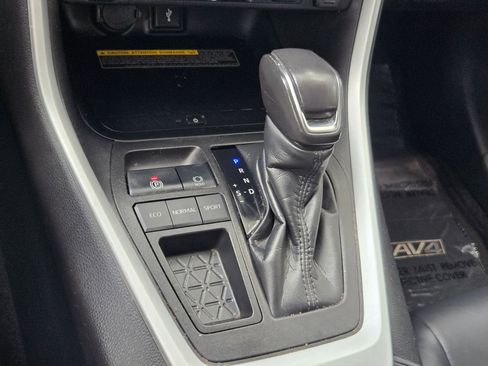 Used 2021 Toyota RAV4 XLE Premium FWD image 18