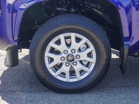 Used 2025 Toyota Tacoma SR5 image 9