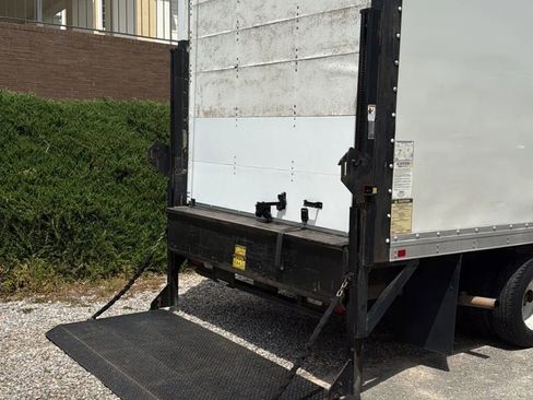 Used 2011 Ford E-450 and Econoline 450 Super Duty RWD image 10