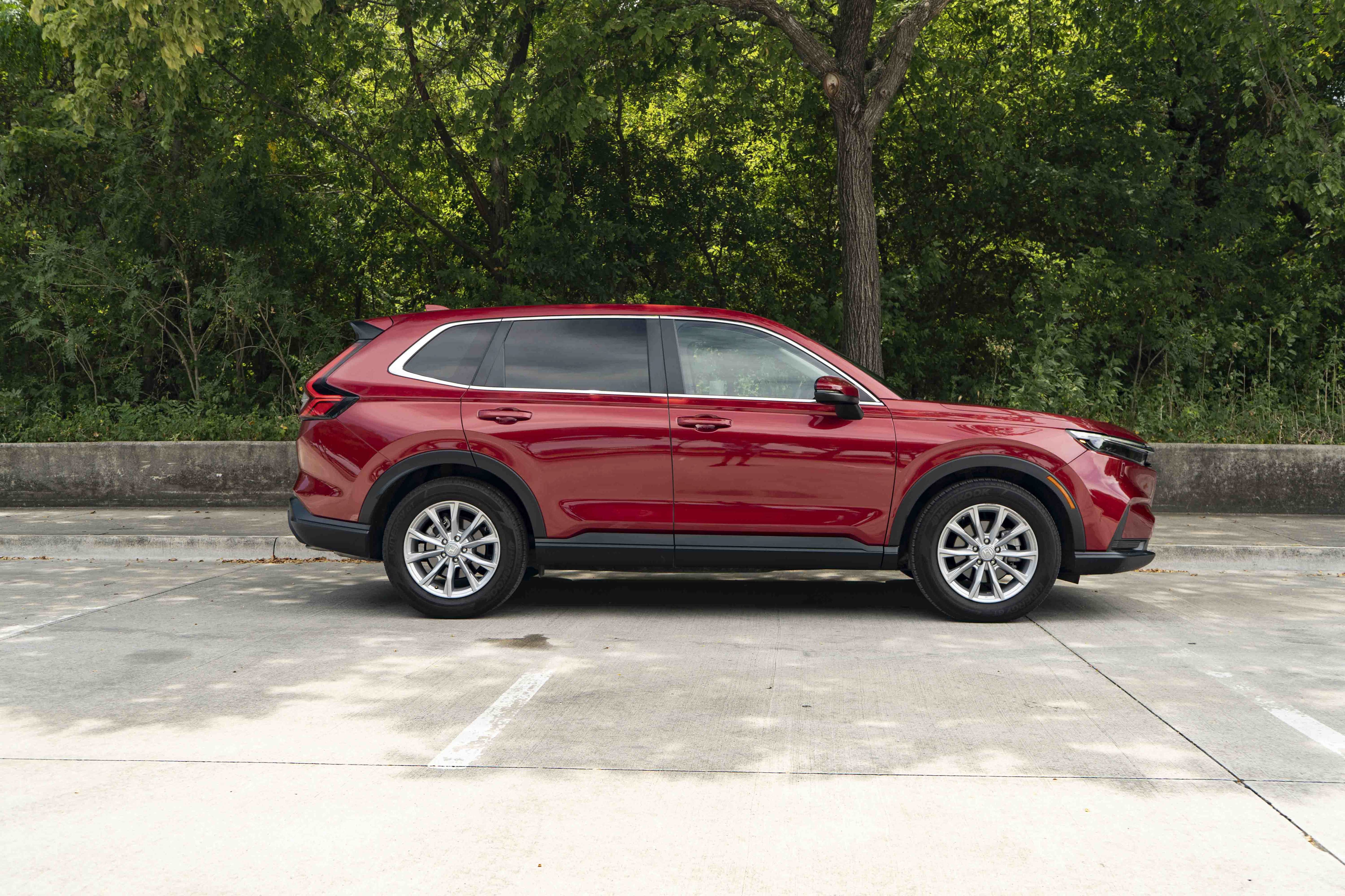 Used 2025 Honda CR-V EX image 9