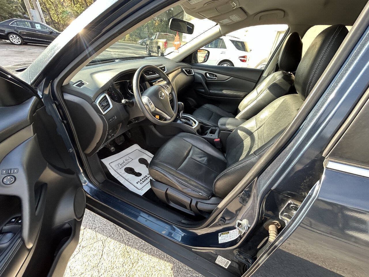 Used 2016 Nissan Rogue S w/ Appearance Package AWD/4WD image 6