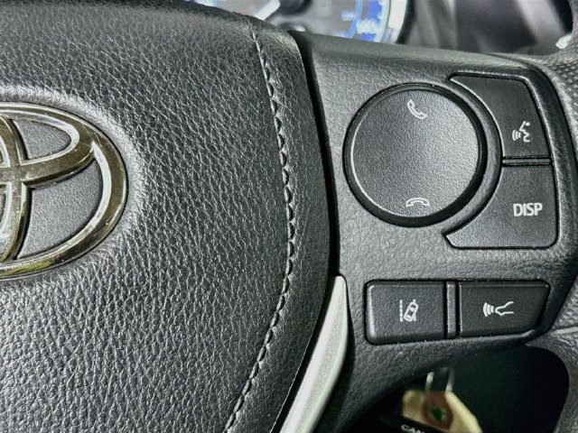 Used 2017 Toyota Corolla LE FWD image 12