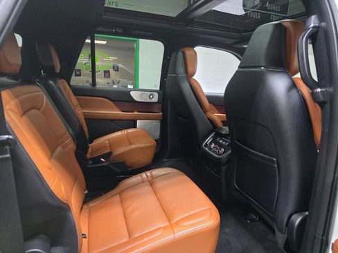 Used 2021 Lincoln Navigator L Reserve w/ Luxury Package AWD/4WD image 26