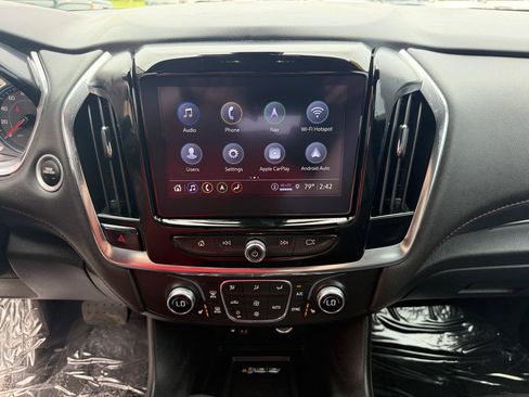 Used 2023 Chevrolet Traverse RS FWD image 33