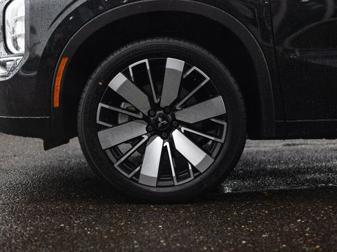 New 2025 Mitsubishi Outlander Platinum Edition image 12