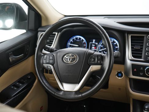 Used 2015 Toyota Highlander Limited image 15
