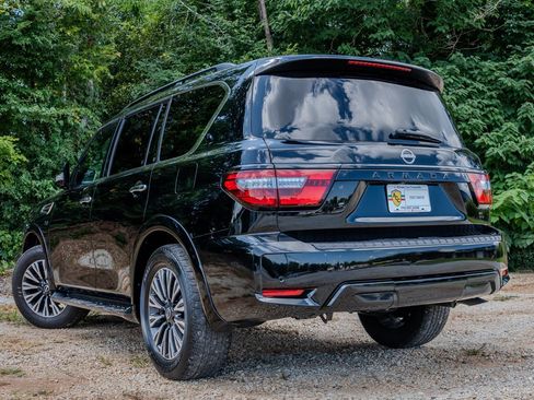 Used 2022 Nissan Armada SL w/ Midnight Edition Package RWD image 3