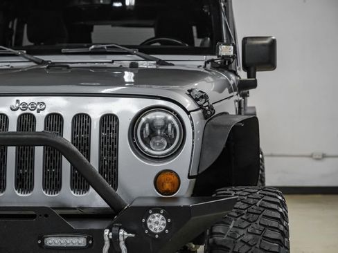 Used 2013 Jeep Wrangler Unlimited Sahara AWD/4WD image 46