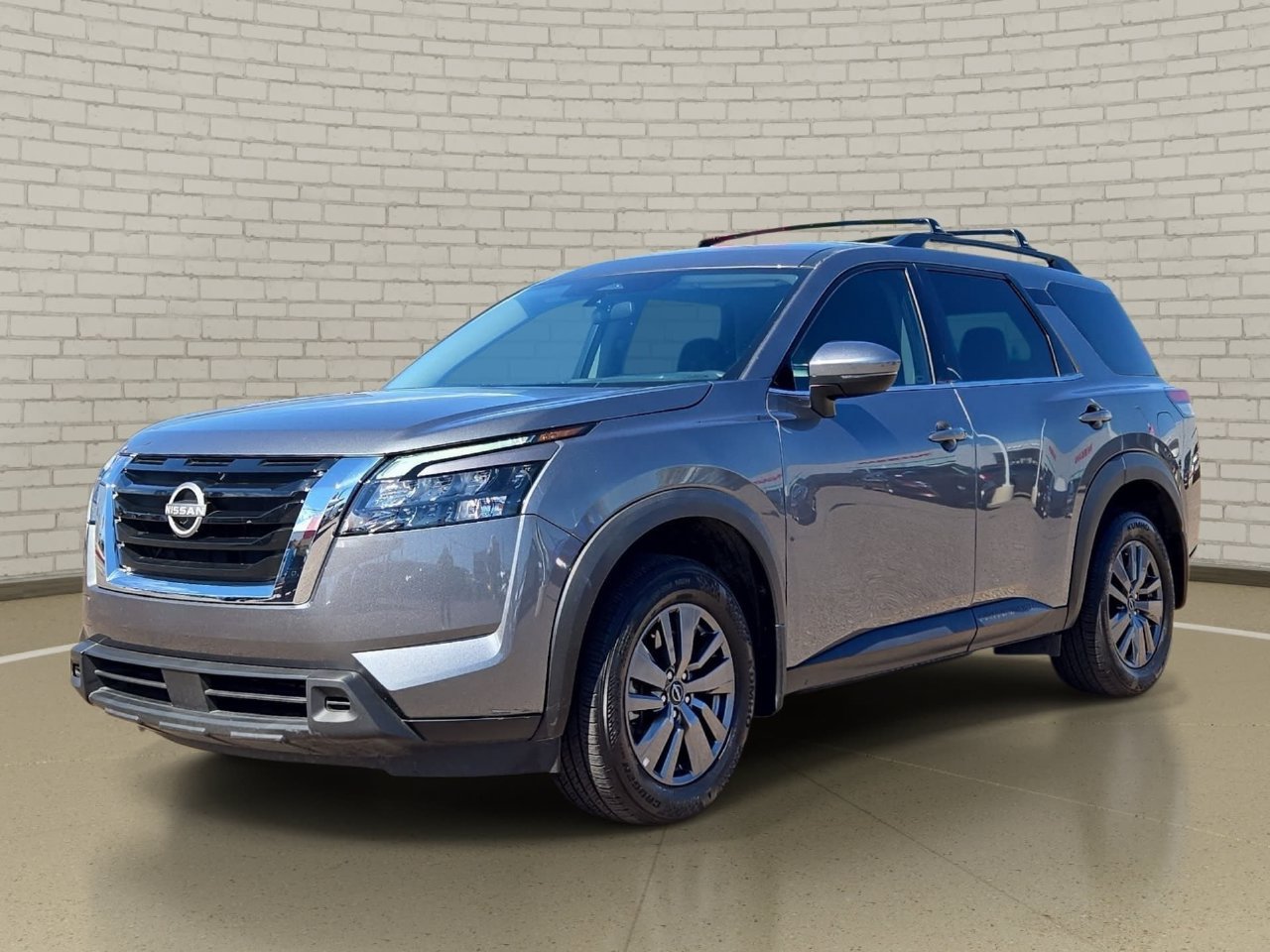 Used 2025 Nissan Pathfinder SV FWD image 1
