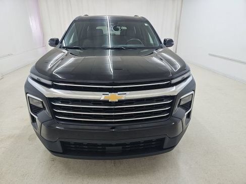 Used 2025 Chevrolet Traverse LT AWD/4WD image 16
