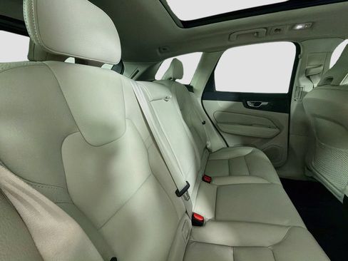 Certified 2024 Volvo XC60 B5 Plus w/ Protection Package Premier AWD/4WD image 27