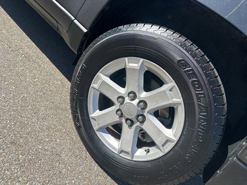 Used 2014 GMC Acadia SLE image 22