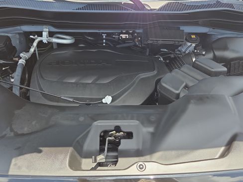 Used 2025 Honda Ridgeline Sport image 19