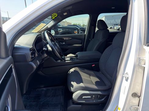 Used 2025 Honda Pilot Sport image 12