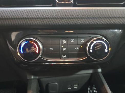 Used 2025 Chevrolet TrailBlazer LT AWD/4WD image 22