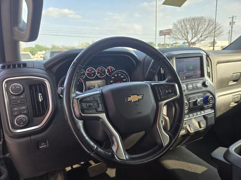 Used 2022 Chevrolet Silverado 3500 LT w/ Convenience Package AWD/4WD image 9