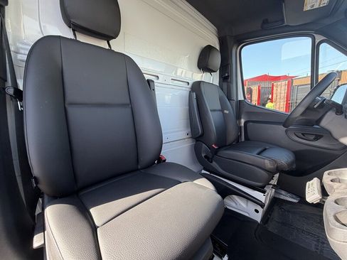 Used 2023 Mercedes-Benz Sprinter 3500 image 15