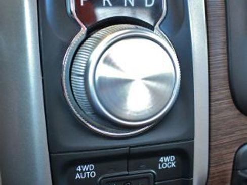 Used 2018 RAM 1500 Laramie image 21