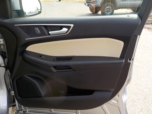 Used 2022 Ford Edge SEL image 16