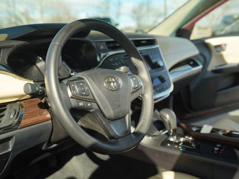 Used 2014 Toyota Avalon XLE image 27
