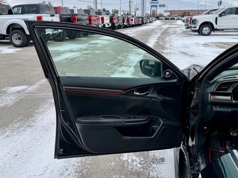 Used 2018 Honda Civic Type R image 12